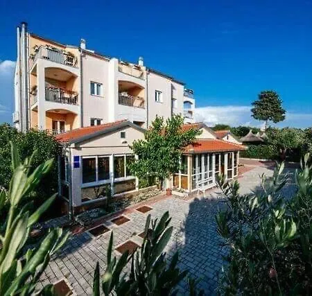 Bed and breakfast Vila Tade Debeljak