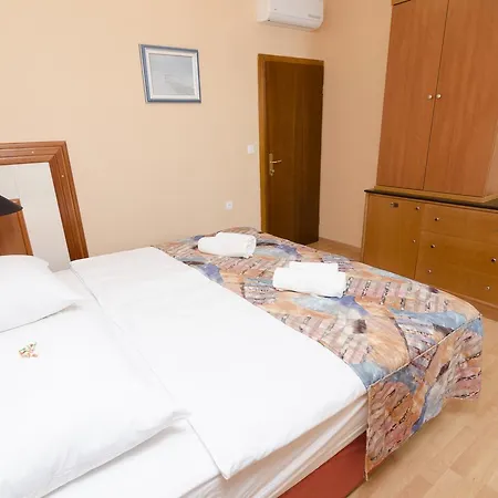Vila Tade فندق مبيت وإفطار Debeljak