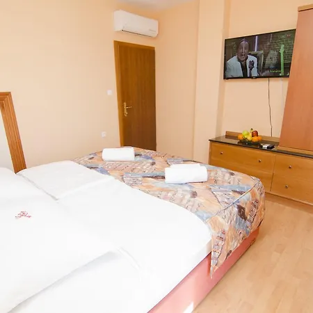 Vila Tade 3* Debeljak