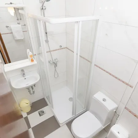 Vila Tade Bed & Breakfast 3*